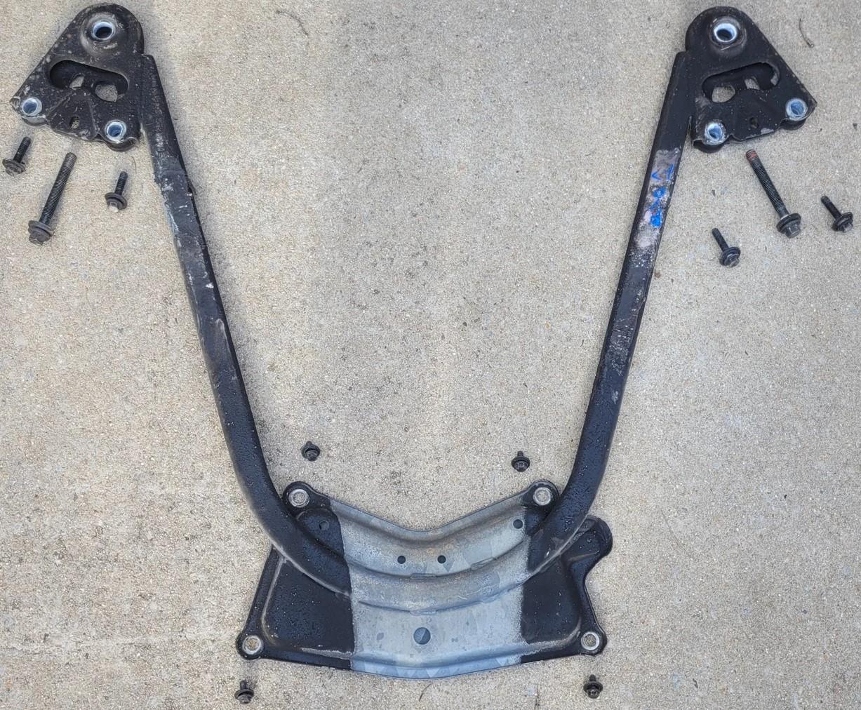 c70_subframe_ubrace_1.jpg